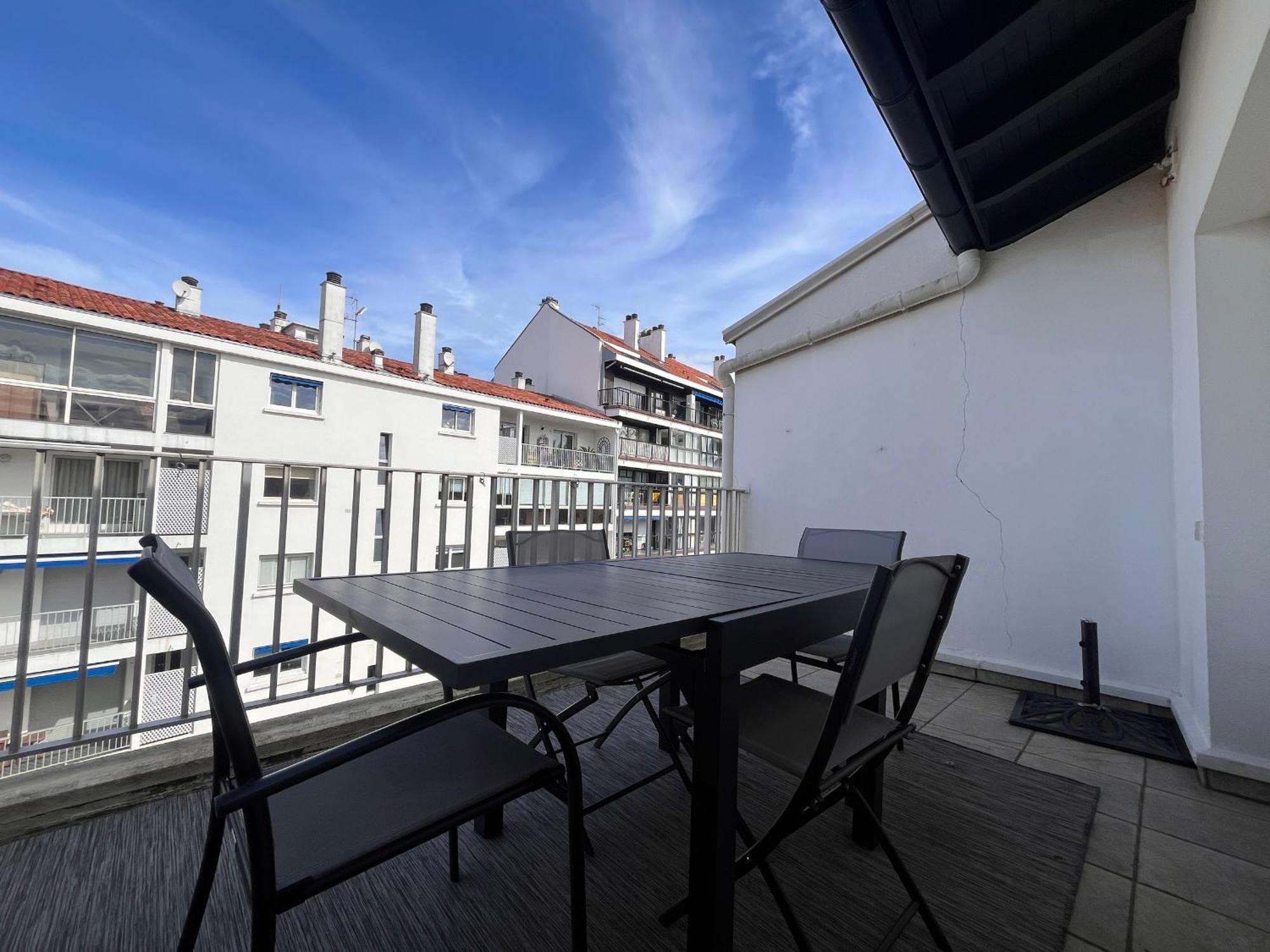 Coeur De Saint-Jean-De-Luz : Appartement Lumineux Avec Balcon, Proche Plage Et Commerces - Fr-1-239-1079 외부 사진