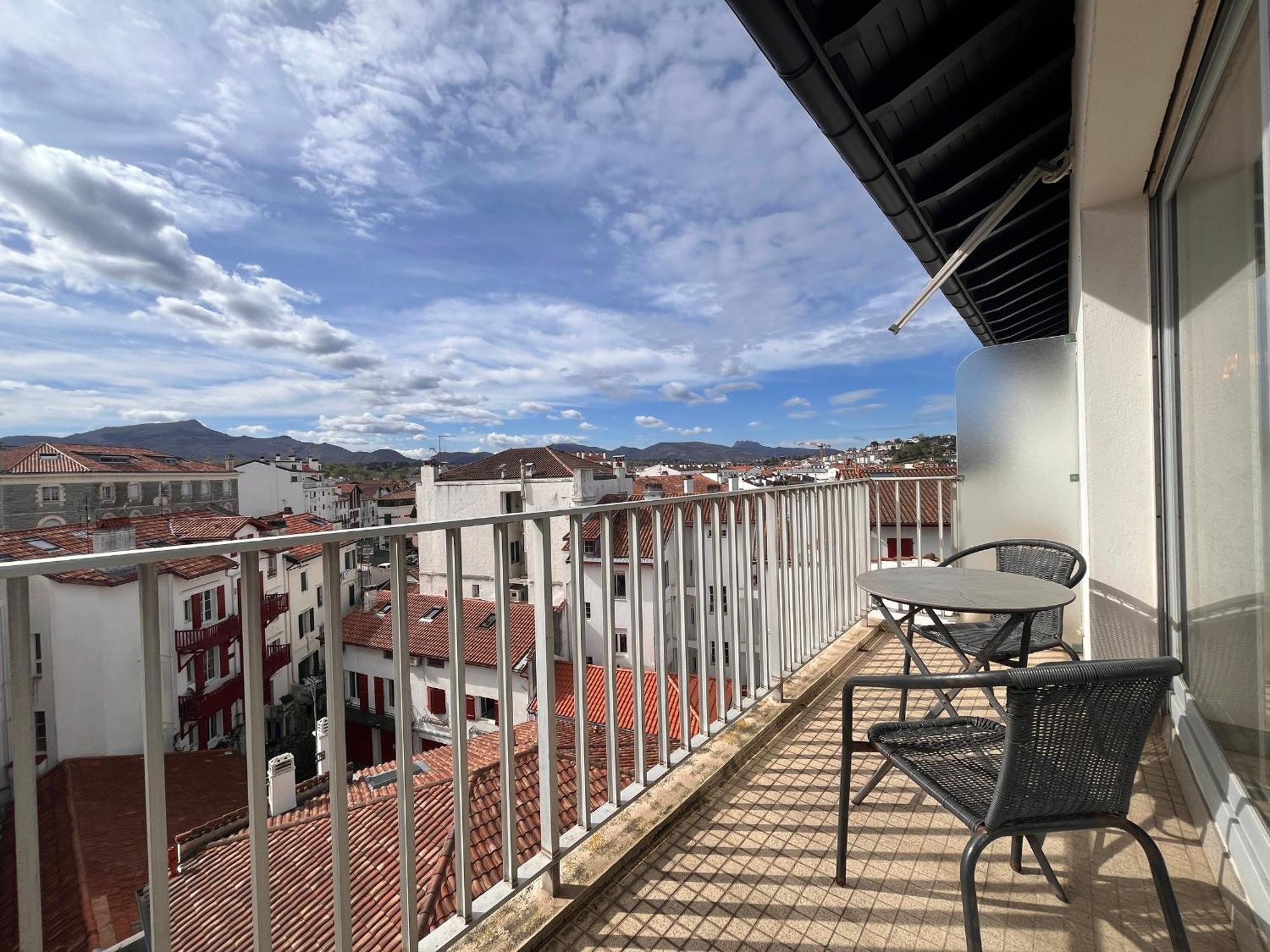 Coeur De Saint-Jean-De-Luz : Appartement Lumineux Avec Balcon, Proche Plage Et Commerces - Fr-1-239-1079 외부 사진